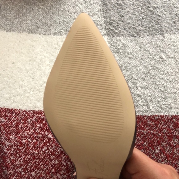 Marc Fisher Matte Silver heels - Picture 5 of 5